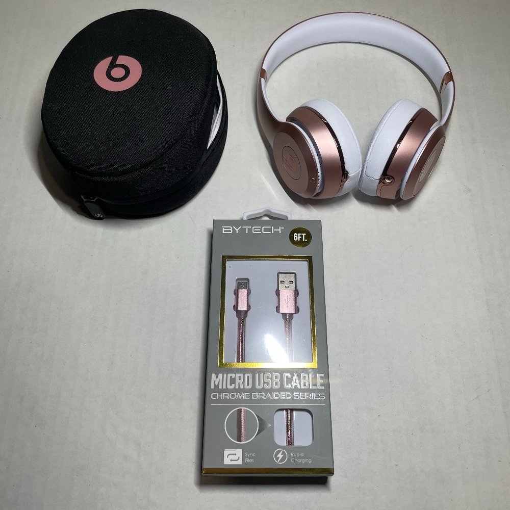 Beats Solo3 Wireless On-Ear Headphones - Rose Gold - like new (WOB)